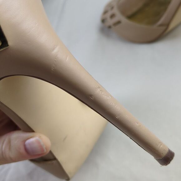 For Kitty Rescue! Guess Laser Cut Stilettos - Picture 16 of 16